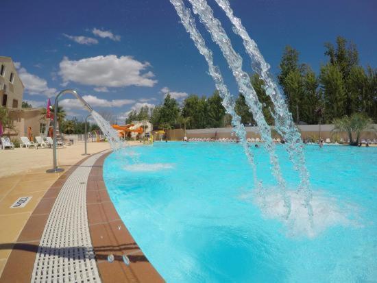 فندق Sérignanفي  Camping Valras Climatise المظهر الخارجي الصورة